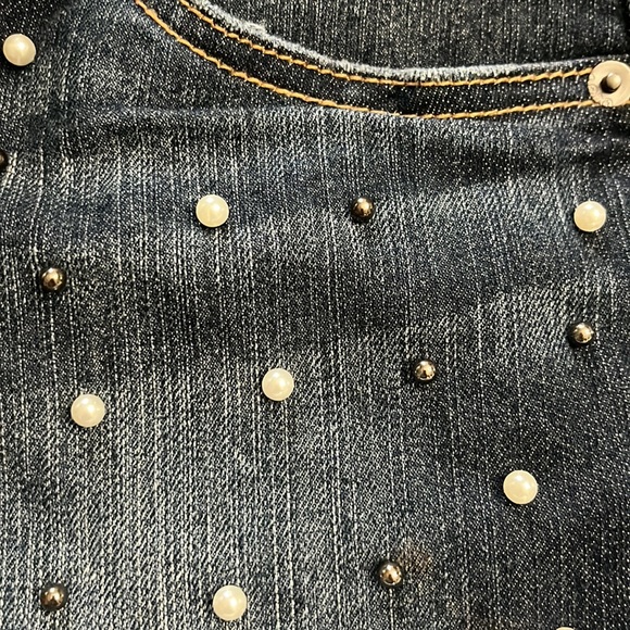 No Boundaries dark blue wash studded & pearls distressed jean shorts juniors - Picture 8 of 17